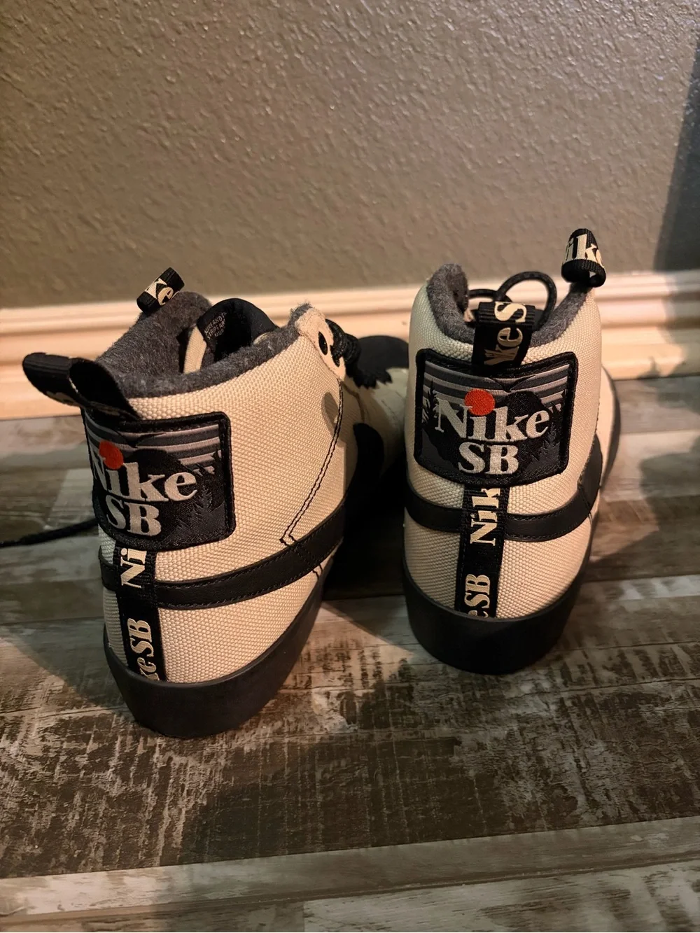 Nike Men’s Black & Cream High-Top Skate Sneakers